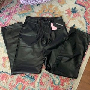 Pretty little Thing faux leather cropped trouser